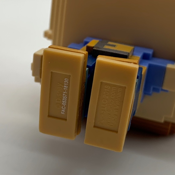 Funko Disney Wreck-It Ralph and Fix it Felix Summer Convention Figures Set of 2 - Picture 11 of 14